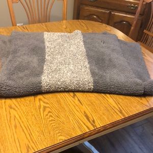 Barefoot Dreams Cozychic throw